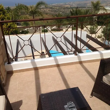 Drouseia Villa *